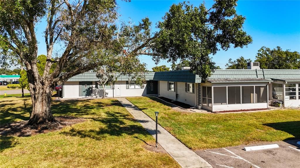 待售: $133,000 (1 贝兹, 1 浴室, 800 平方英尺)