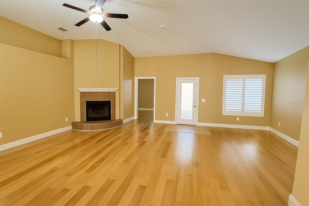 待售: $499,900 (3 贝兹, 2 浴室, 2023 平方英尺)