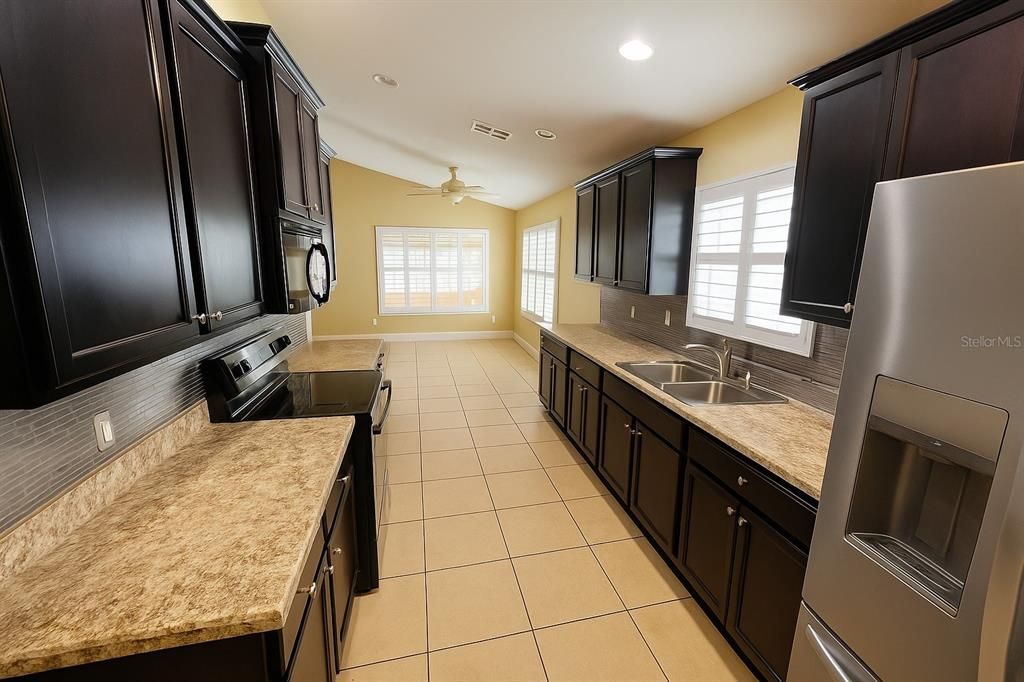 待售: $499,900 (3 贝兹, 2 浴室, 2023 平方英尺)