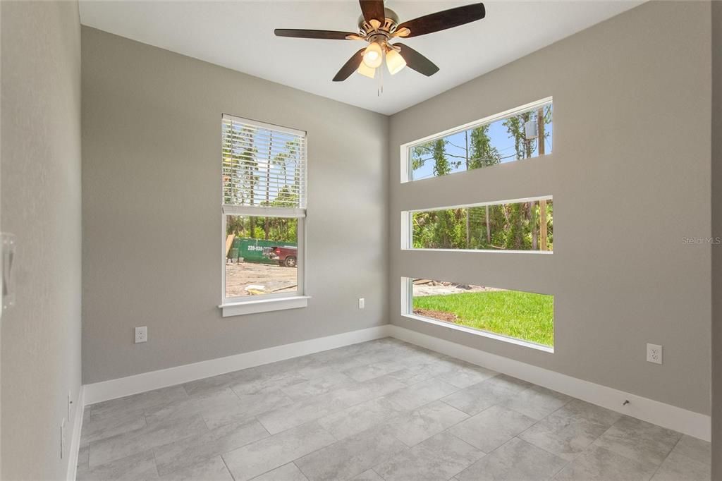 For Rent: $2,350 (4 beds, 2 baths, 1887 Square Feet)