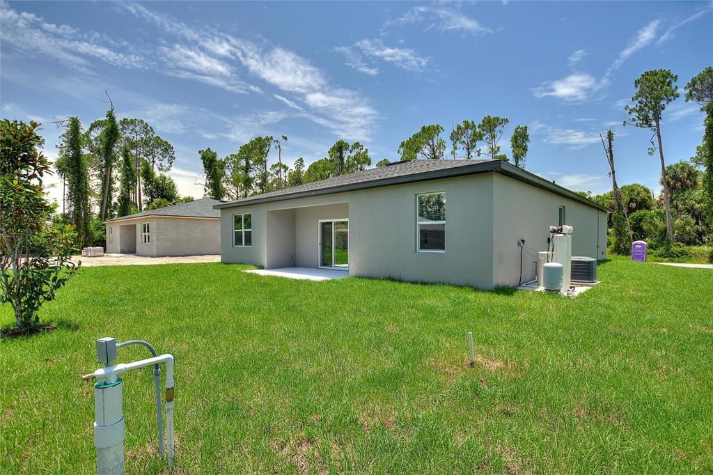 For Rent: $2,350 (4 beds, 2 baths, 1887 Square Feet)