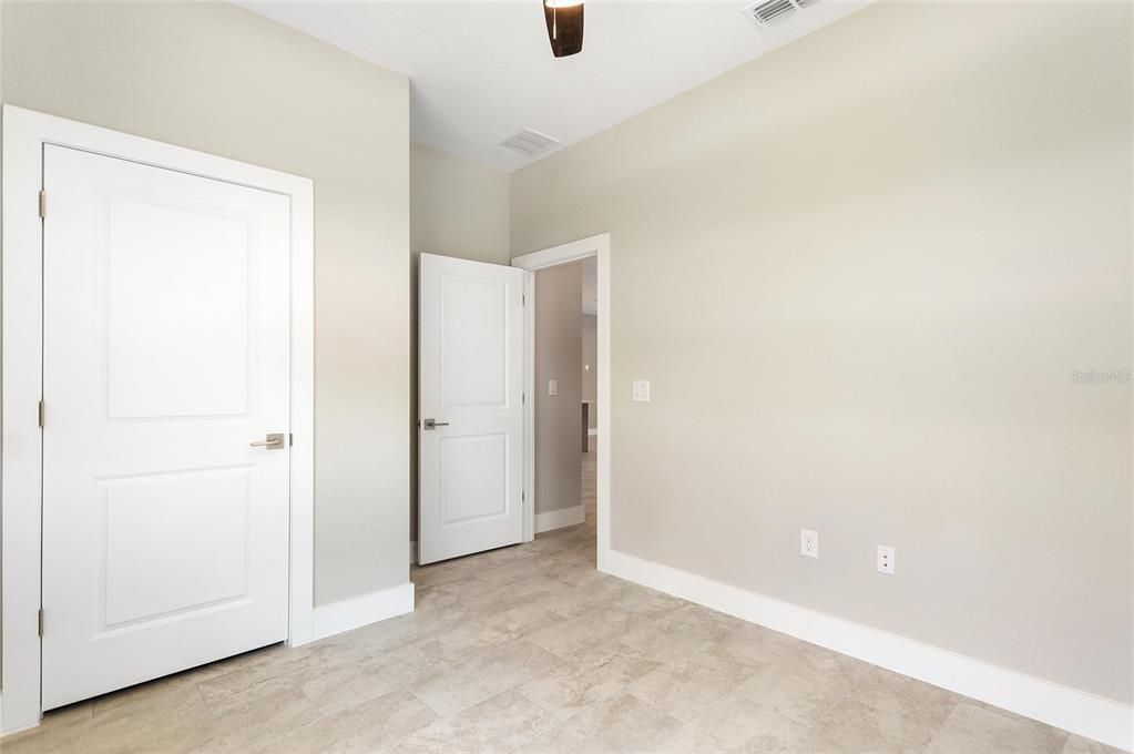 For Rent: $2,350 (4 beds, 2 baths, 1887 Square Feet)