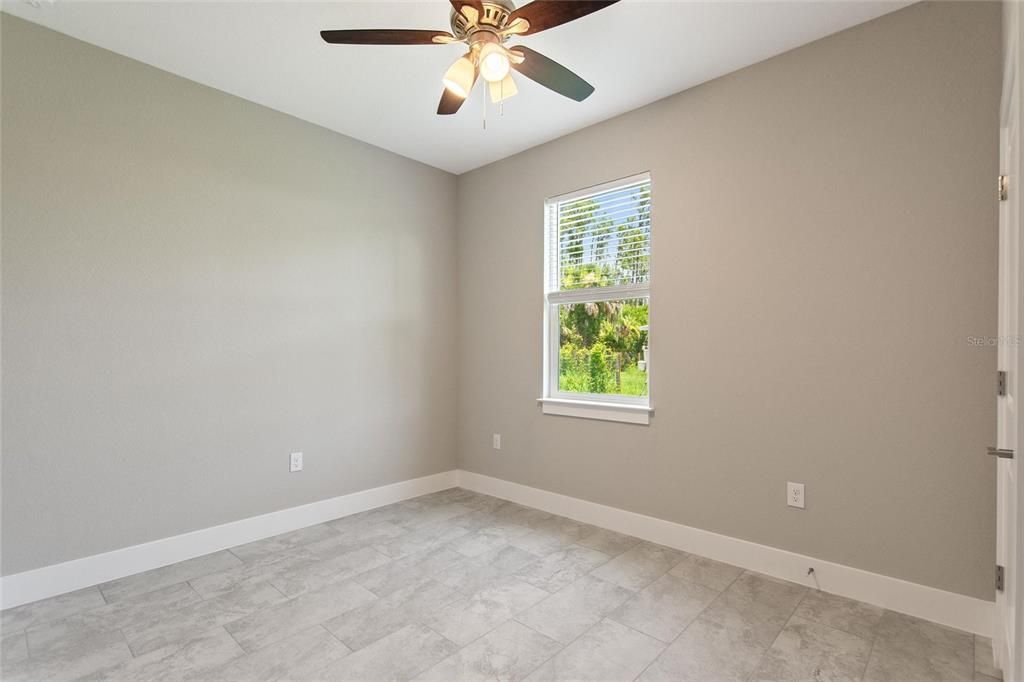 For Rent: $2,350 (4 beds, 2 baths, 1887 Square Feet)