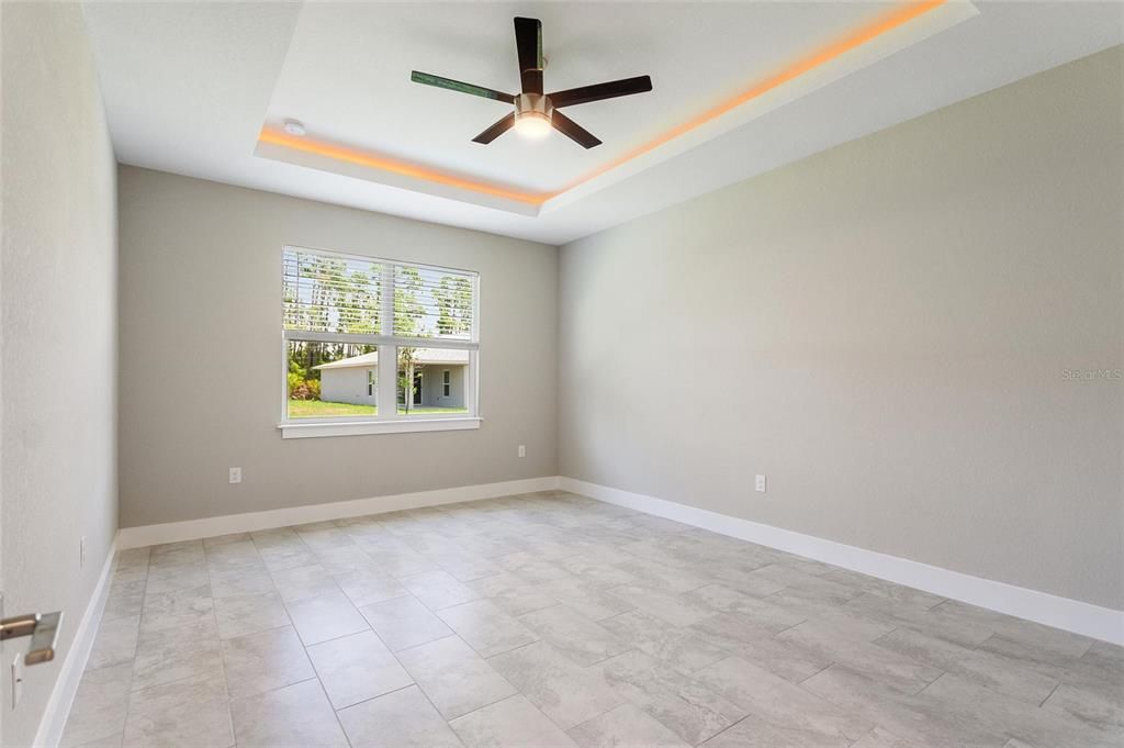 For Rent: $2,350 (4 beds, 2 baths, 1887 Square Feet)