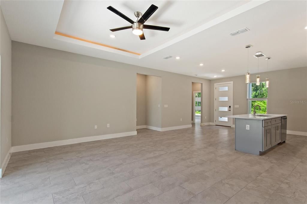 For Rent: $2,350 (4 beds, 2 baths, 1887 Square Feet)