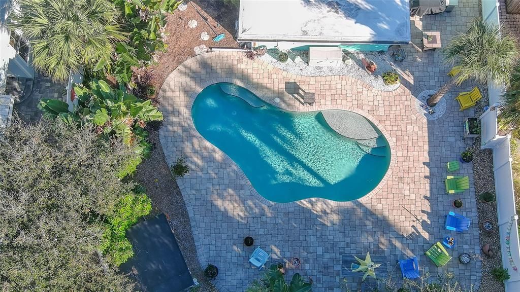 合同活跃: $675,000 (3 贝兹, 2 浴室, 1097 平方英尺)