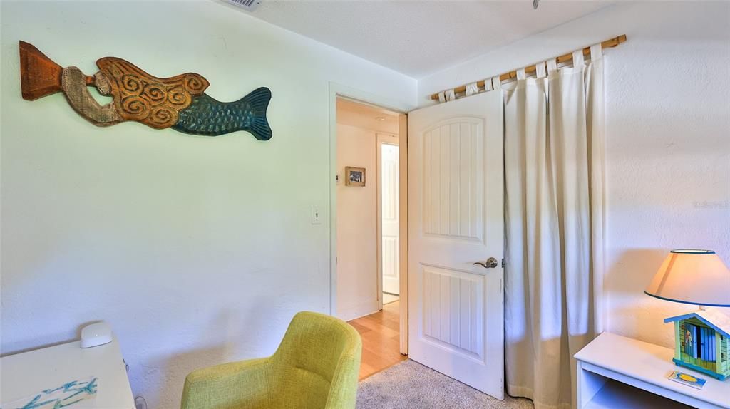 合同活跃: $675,000 (3 贝兹, 2 浴室, 1097 平方英尺)