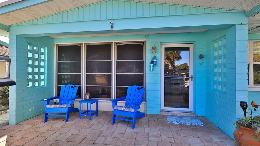 合同活跃: $675,000 (3 贝兹, 2 浴室, 1097 平方英尺)