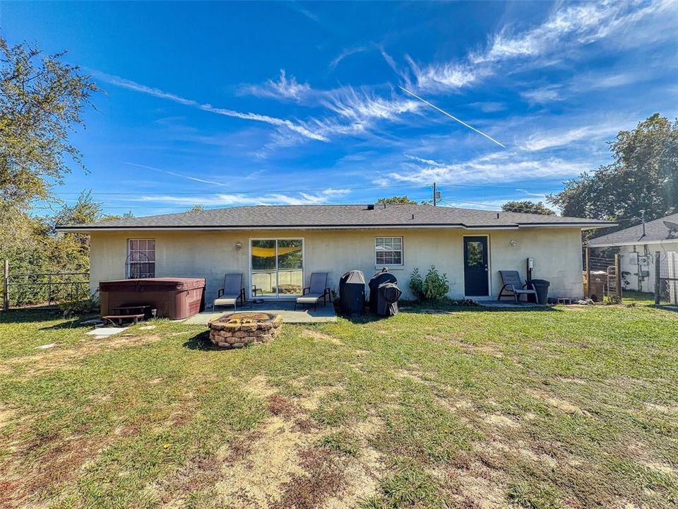 待售: $274,900 (3 贝兹, 2 浴室, 1105 平方英尺)