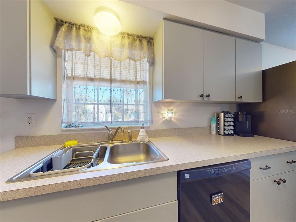 待售: $274,900 (3 贝兹, 2 浴室, 1105 平方英尺)