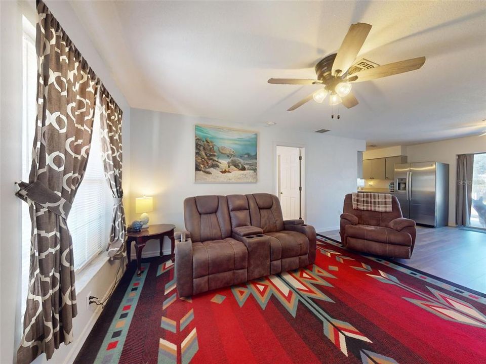 待售: $274,900 (3 贝兹, 2 浴室, 1105 平方英尺)