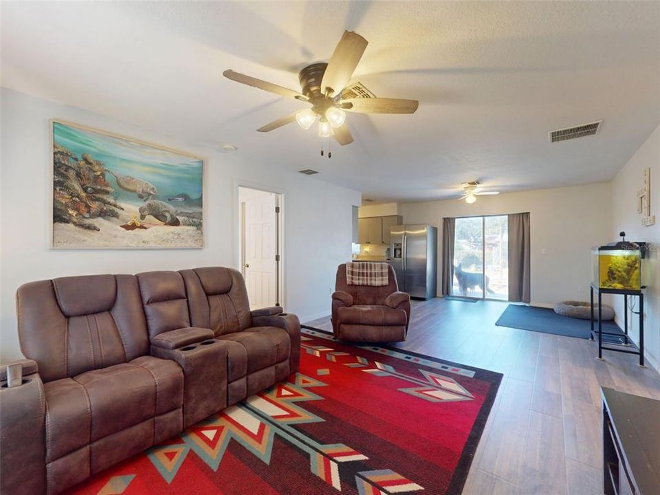 待售: $274,900 (3 贝兹, 2 浴室, 1105 平方英尺)