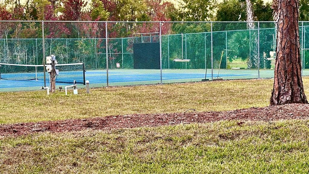 На продажу: $103,000 (1 спален, 1 ванн, 779 Квадратных фут)