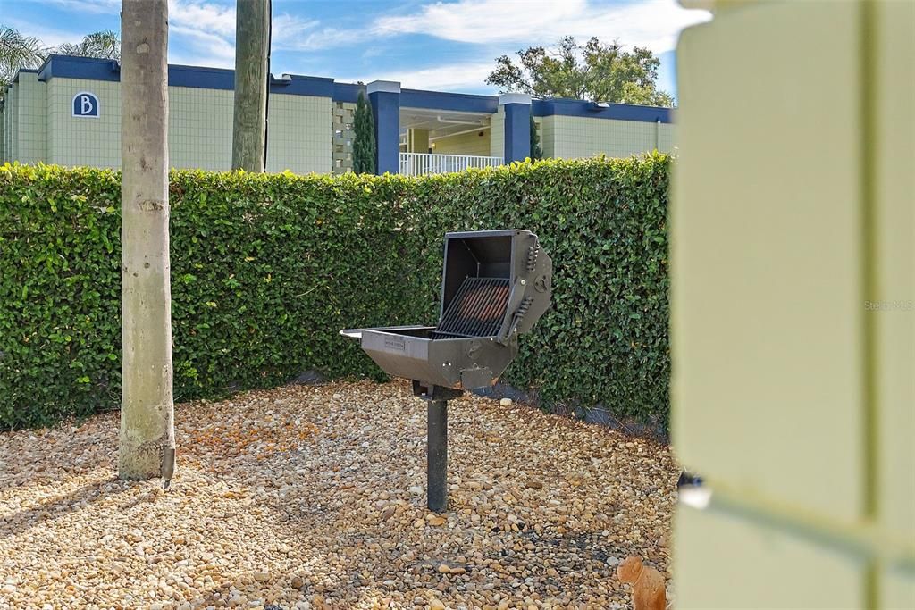 На продажу: $289,900 (2 спален, 1 ванн, 792 Квадратных фут)