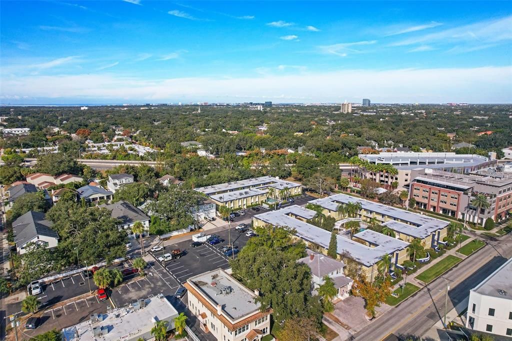 На продажу: $289,900 (2 спален, 1 ванн, 792 Квадратных фут)