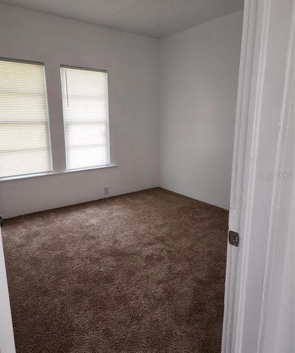 Activo con contrato: $225,000 (5 camas, 2 baños, 1380 Pies cuadrados)