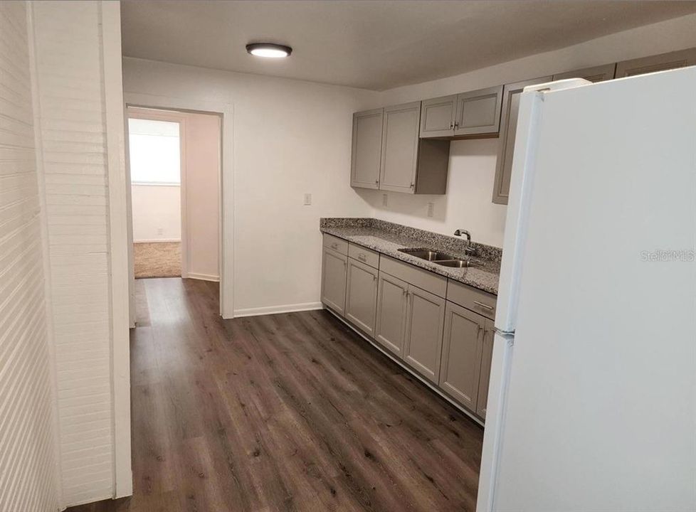 Activo con contrato: $225,000 (5 camas, 2 baños, 1380 Pies cuadrados)