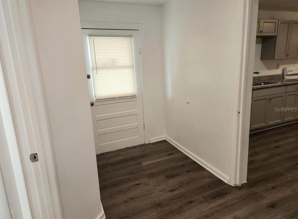 Activo con contrato: $225,000 (5 camas, 2 baños, 1380 Pies cuadrados)