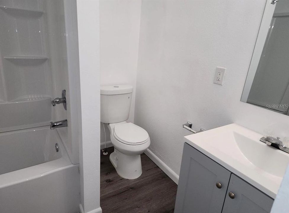 Activo con contrato: $225,000 (5 camas, 2 baños, 1380 Pies cuadrados)