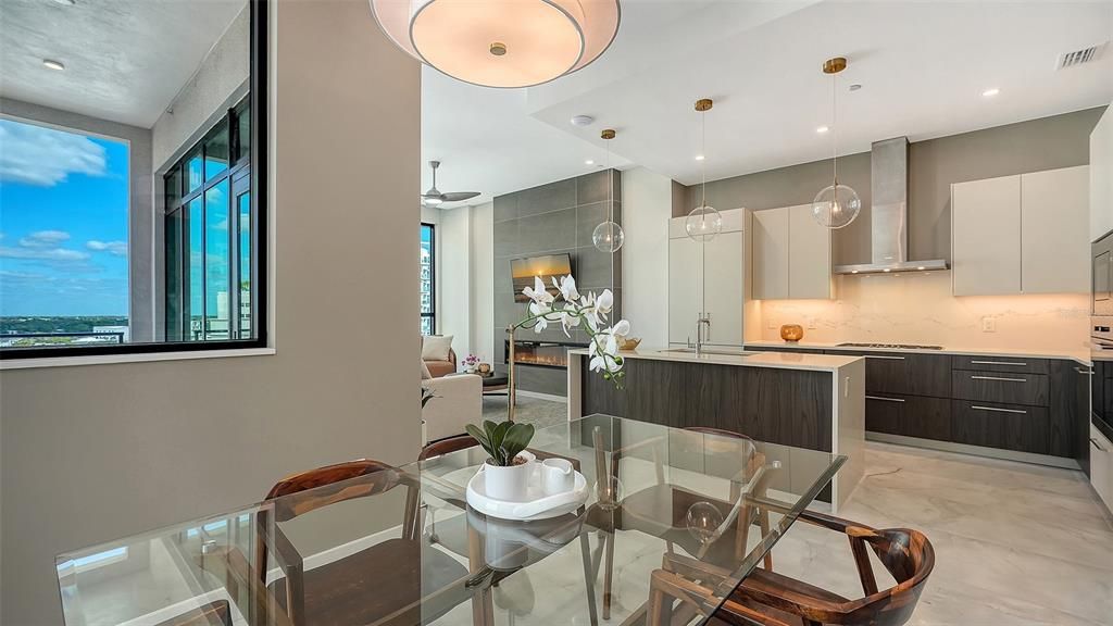 For Sale: $1,184,000 (2 beds, 2 baths, 1337 Square Feet)