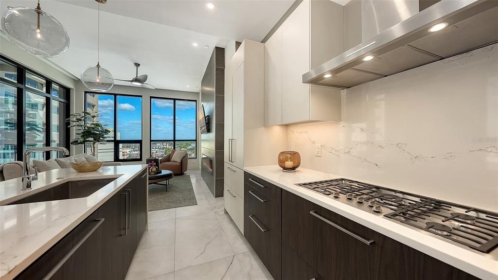 For Sale: $1,184,000 (2 beds, 2 baths, 1337 Square Feet)