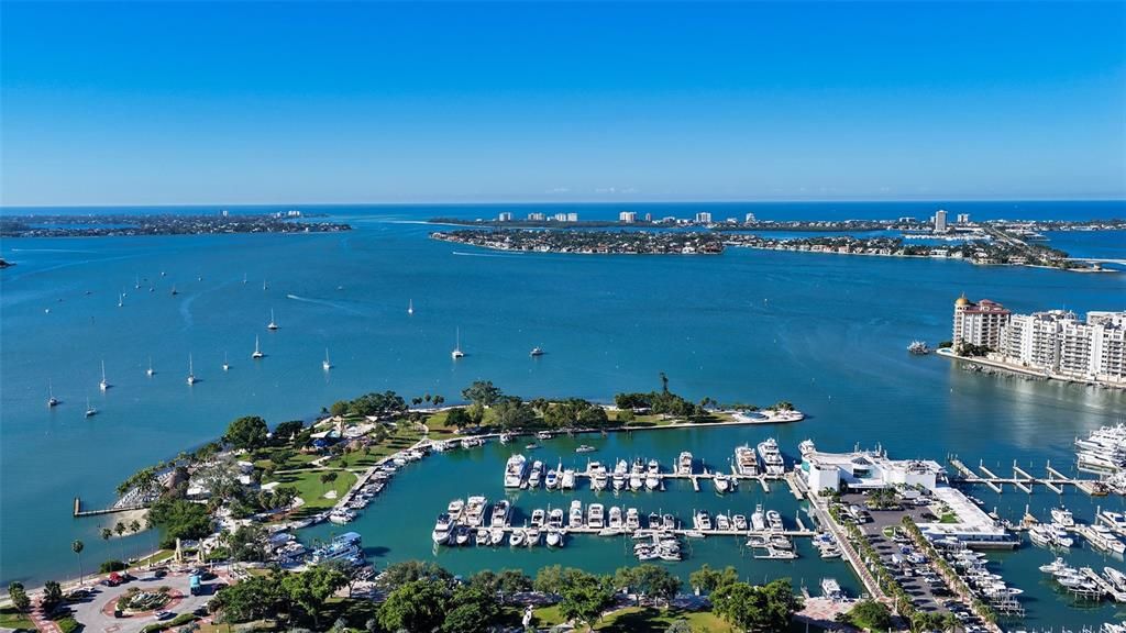 For Sale: $1,184,000 (2 beds, 2 baths, 1337 Square Feet)