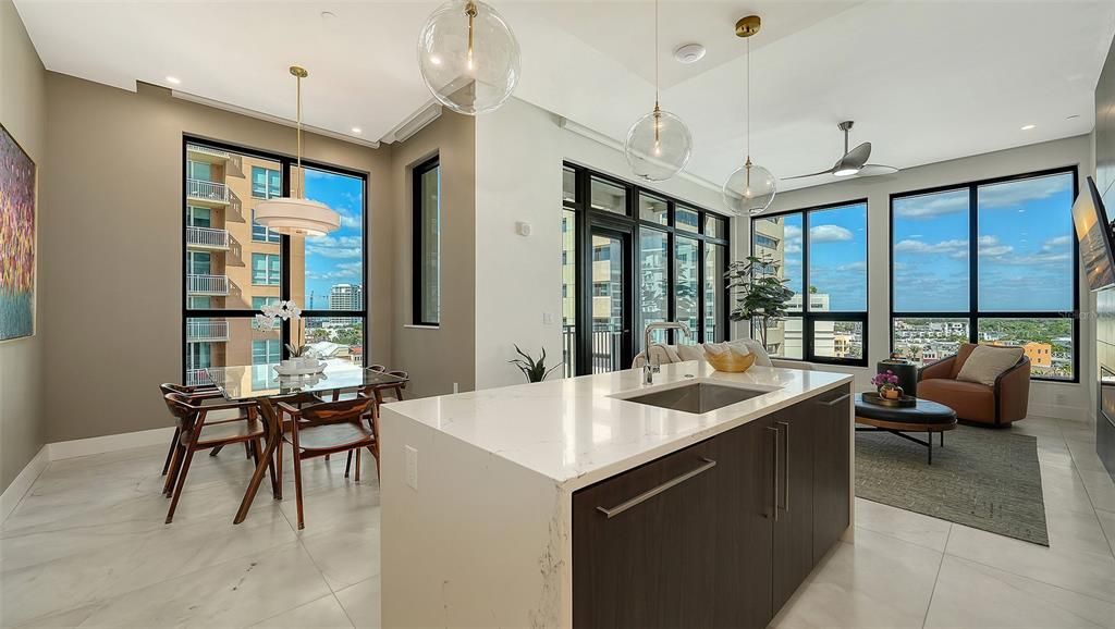 For Sale: $1,184,000 (2 beds, 2 baths, 1337 Square Feet)