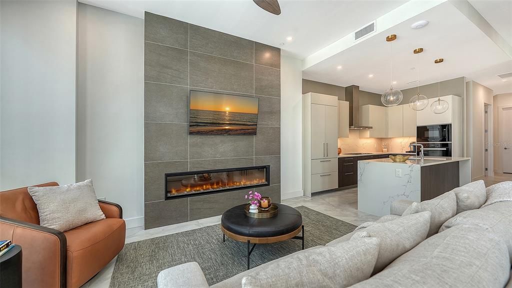 For Sale: $1,184,000 (2 beds, 2 baths, 1337 Square Feet)