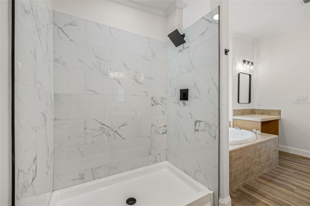 Под контрактом: $299,900 (3 спален, 2 ванн, 1992 Квадратных фут)