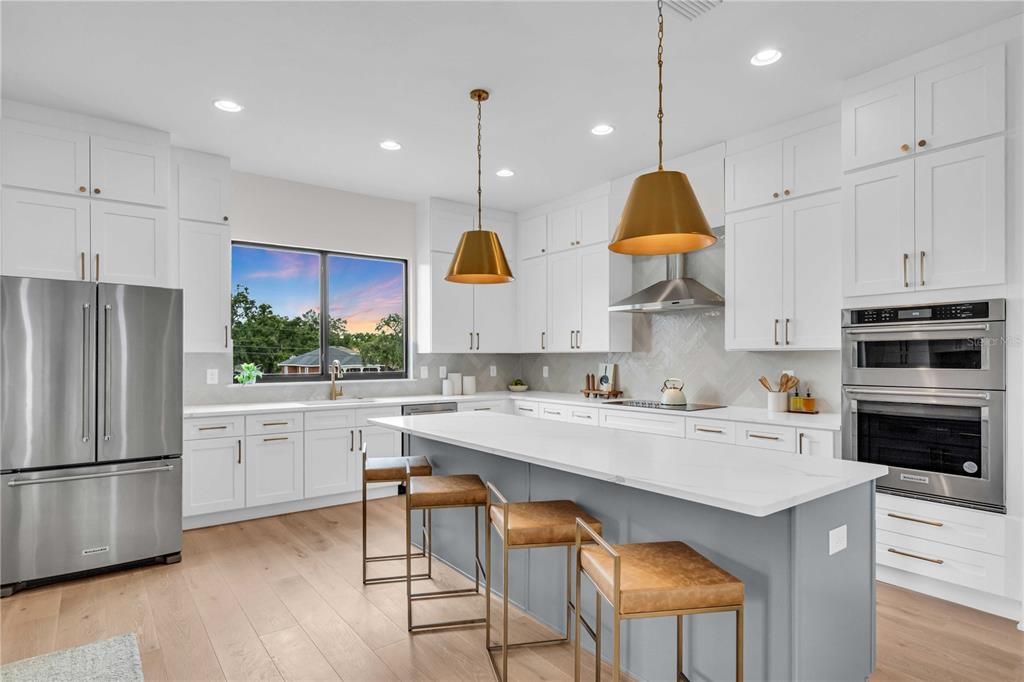 For Rent: $9,999 (4 beds, 3 baths, 3313 Square Feet)