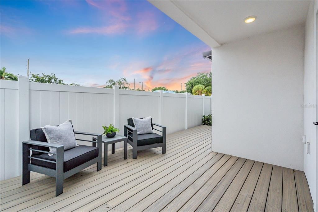 For Rent: $9,999 (4 beds, 3 baths, 3313 Square Feet)