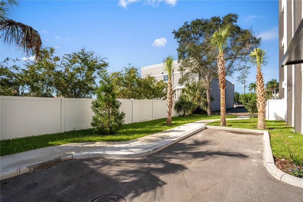 For Rent: $9,999 (4 beds, 3 baths, 3313 Square Feet)