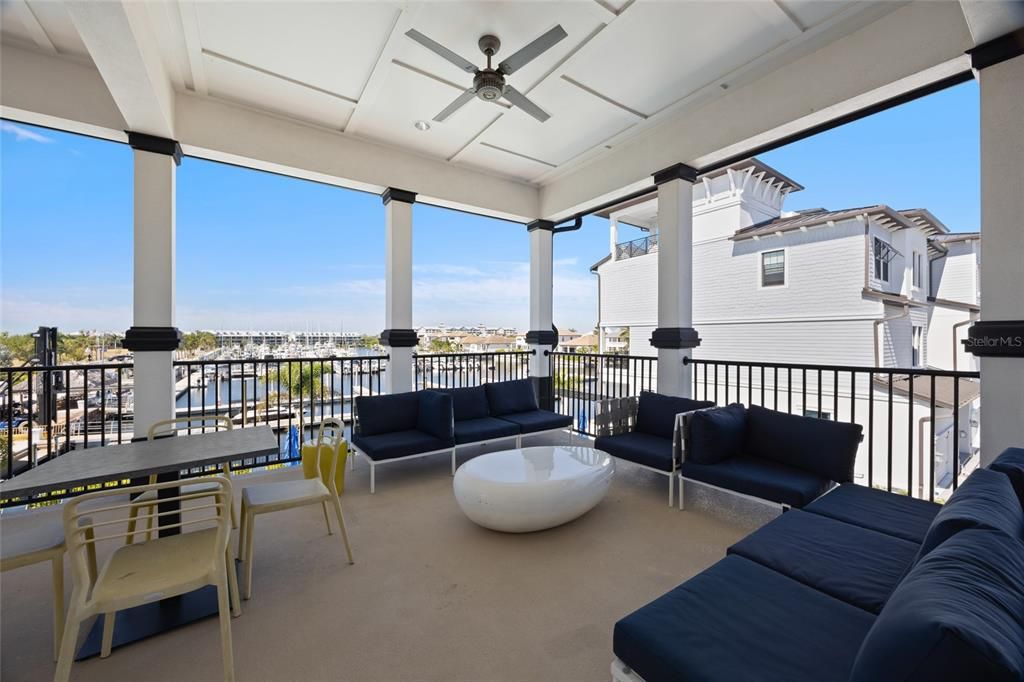 На продажу: $599,000 (3 спален, 2 ванн, 2591 Квадратных фут)