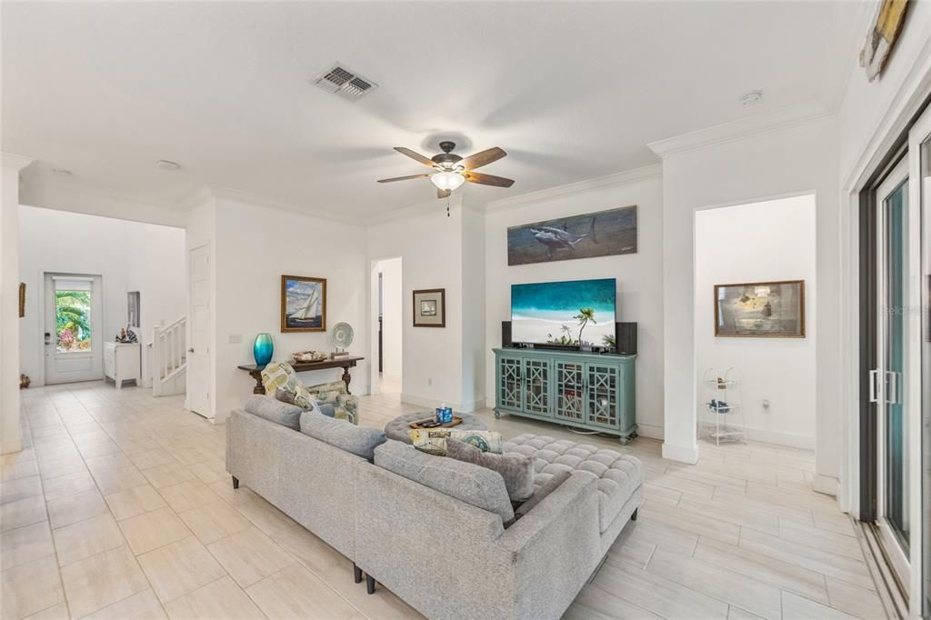 На продажу: $599,000 (3 спален, 2 ванн, 2591 Квадратных фут)