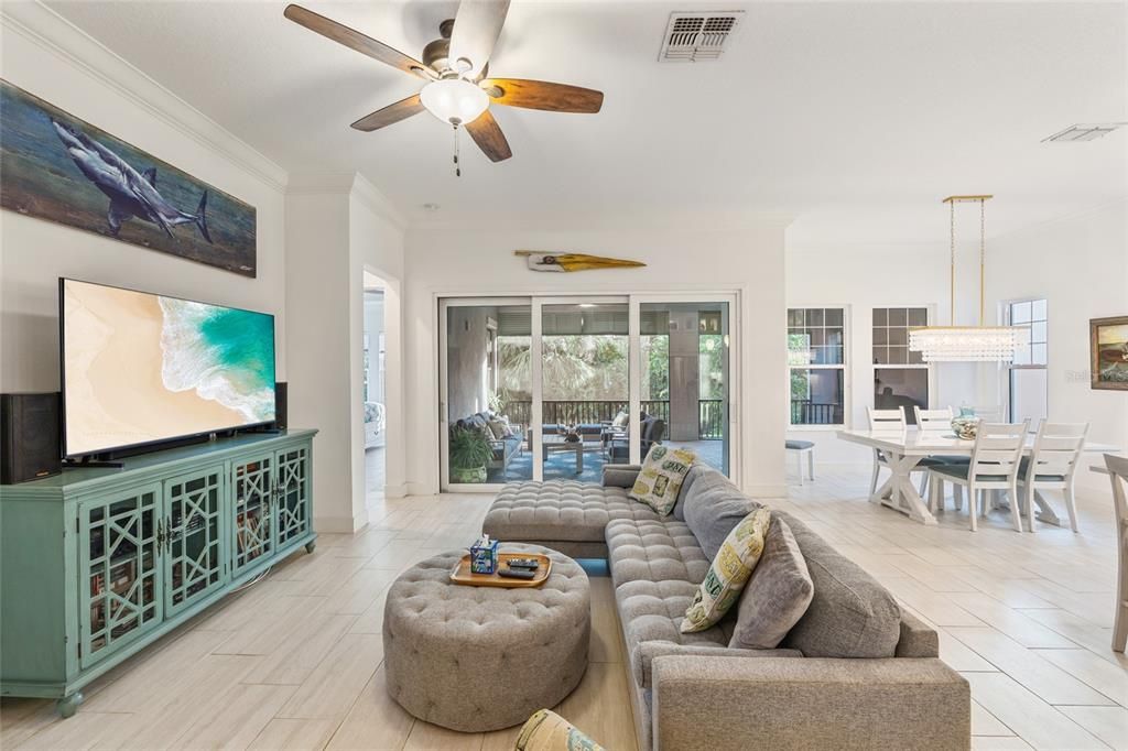 На продажу: $599,000 (3 спален, 2 ванн, 2591 Квадратных фут)