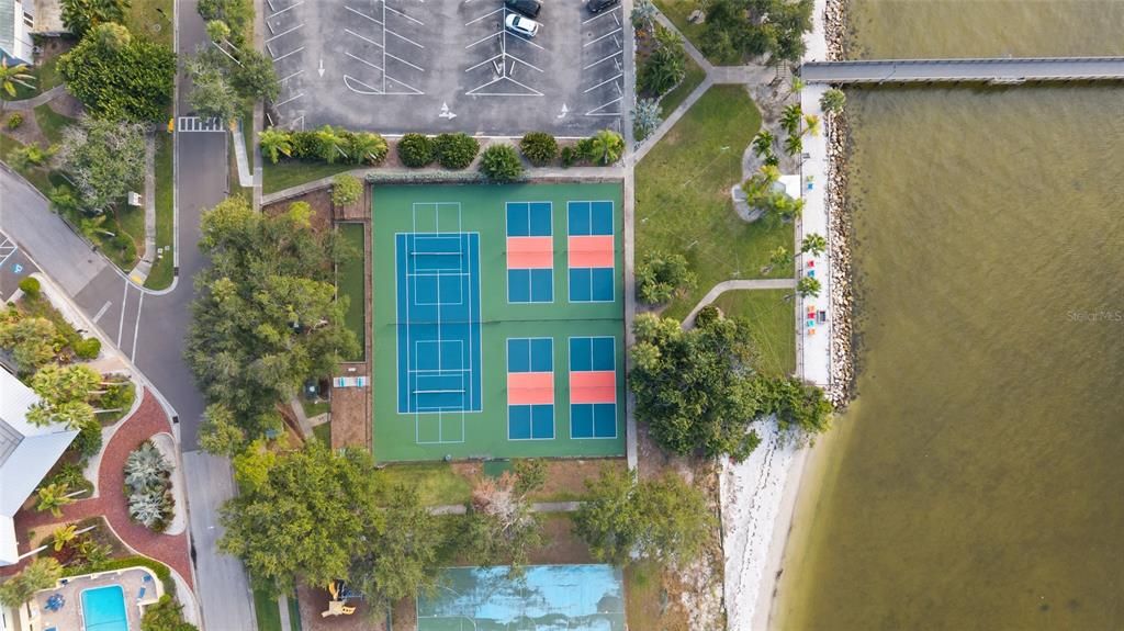 На продажу: $599,000 (3 спален, 2 ванн, 2591 Квадратных фут)