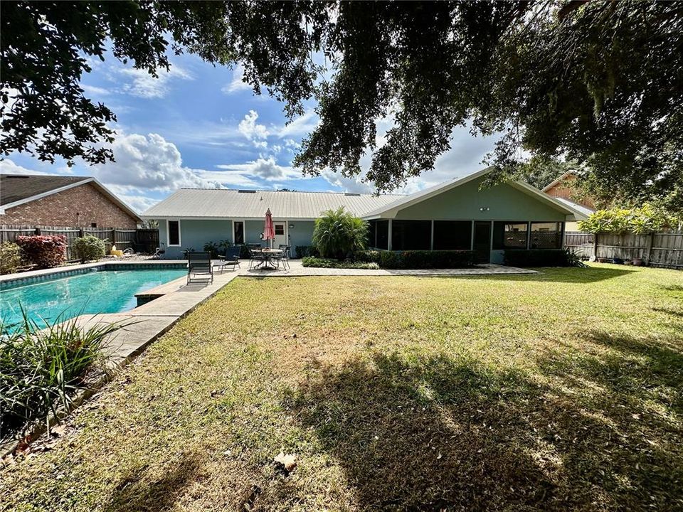 合同活跃: $389,900 (3 贝兹, 2 浴室, 1849 平方英尺)