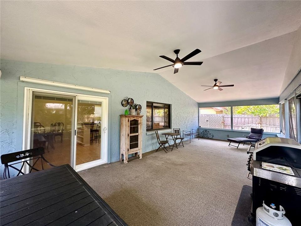 合同活跃: $389,900 (3 贝兹, 2 浴室, 1849 平方英尺)