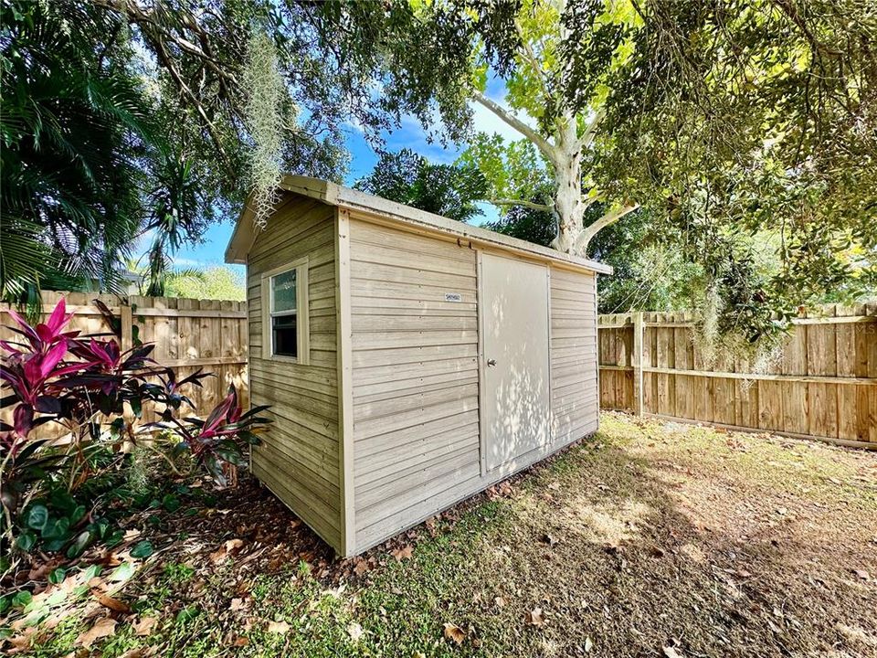 合同活跃: $389,900 (3 贝兹, 2 浴室, 1849 平方英尺)