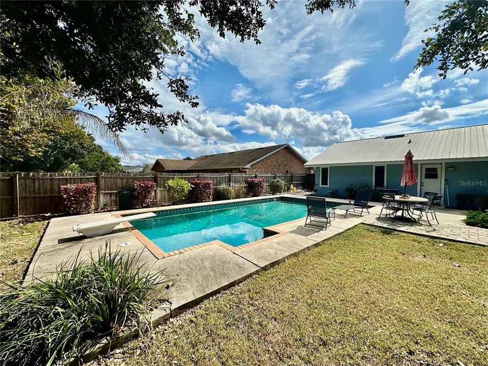 合同活跃: $389,900 (3 贝兹, 2 浴室, 1849 平方英尺)