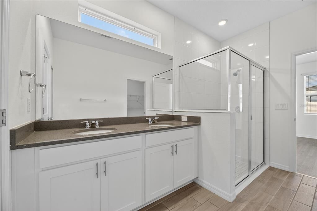 出租: $2,200 (4 贝兹, 2 浴室, 1612 平方英尺)