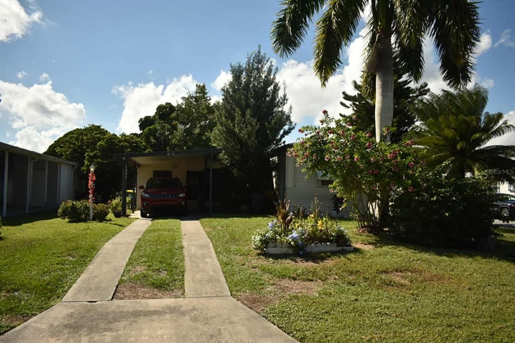 For Sale: $99,999 (2 beds, 1 baths, 672 Square Feet)