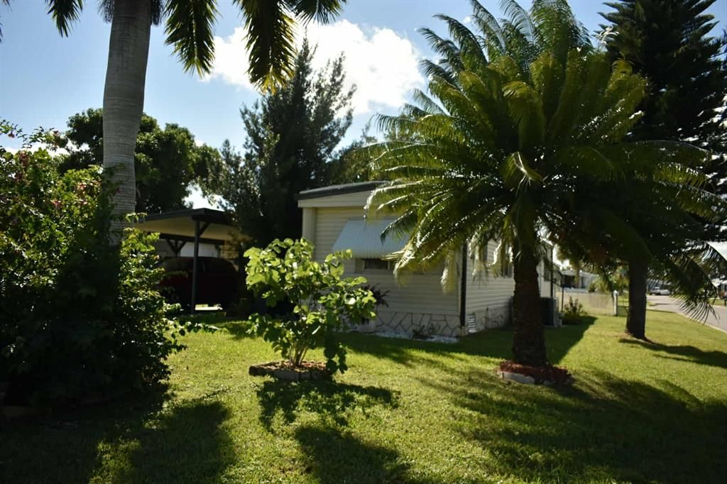 For Sale: $99,999 (2 beds, 1 baths, 672 Square Feet)