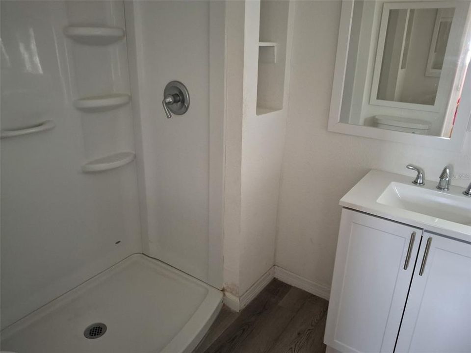 For Sale: $99,999 (2 beds, 1 baths, 672 Square Feet)