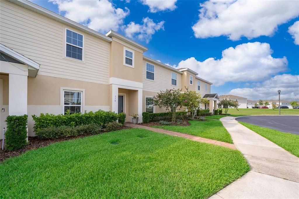 出租: $1,800 (3 贝兹, 2 浴室, 1689 平方英尺)