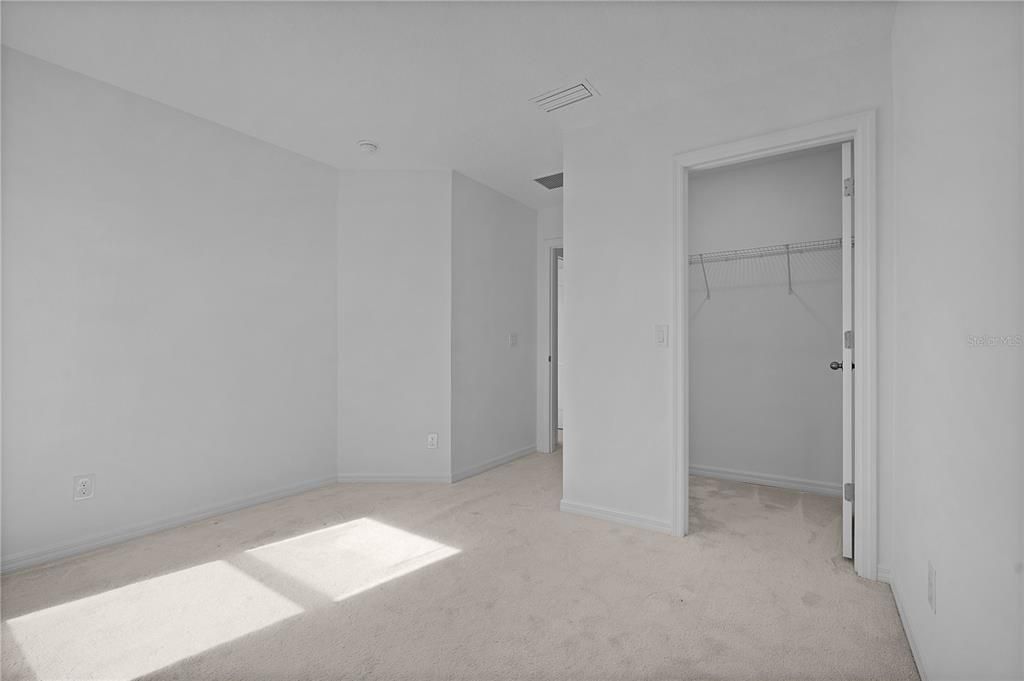 出租: $1,800 (3 贝兹, 2 浴室, 1689 平方英尺)