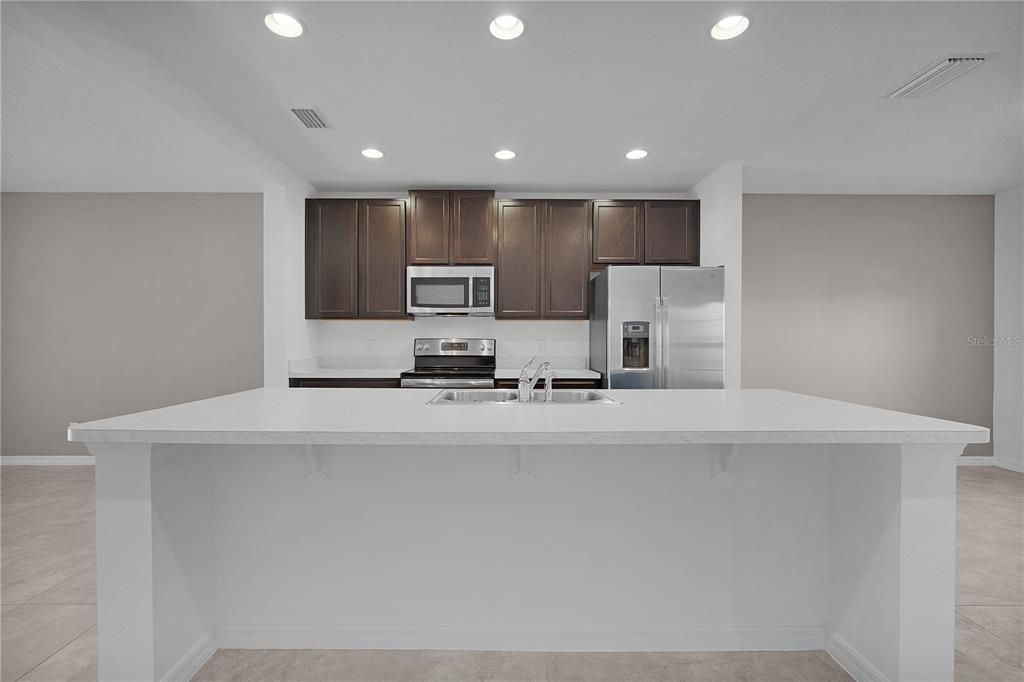 出租: $1,800 (3 贝兹, 2 浴室, 1689 平方英尺)