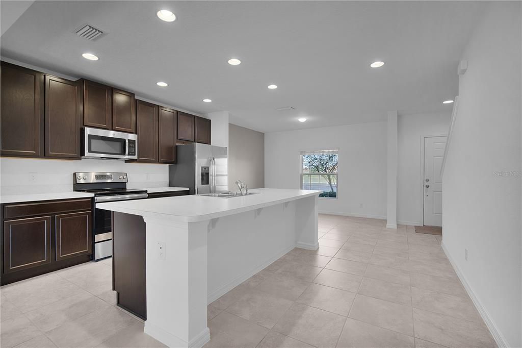 出租: $1,800 (3 贝兹, 2 浴室, 1689 平方英尺)