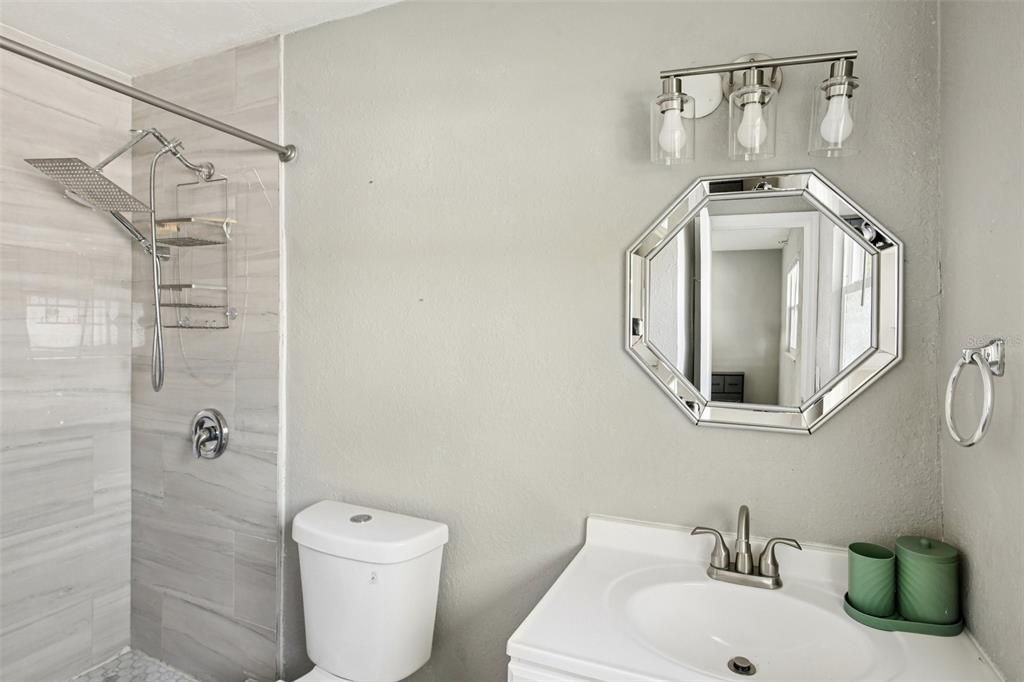 待售: $335,000 (4 贝兹, 2 浴室, 1440 平方英尺)