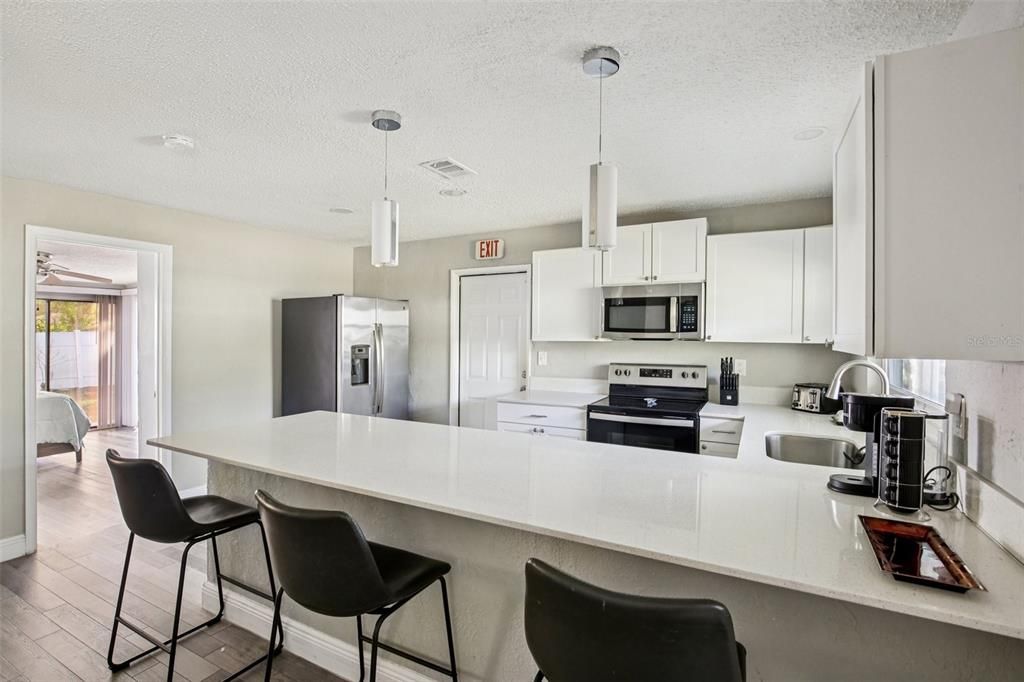 待售: $335,000 (4 贝兹, 2 浴室, 1440 平方英尺)